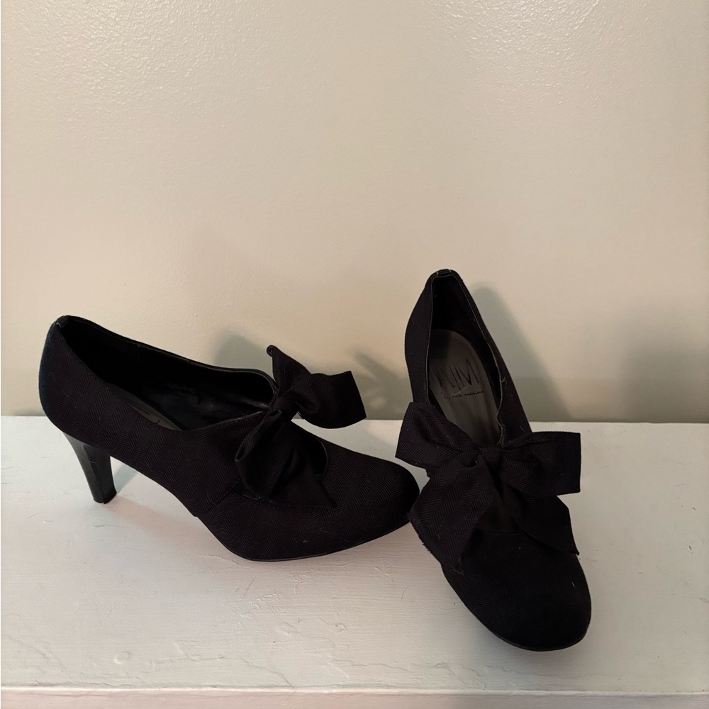 Black mid Heels with Bow Detail
